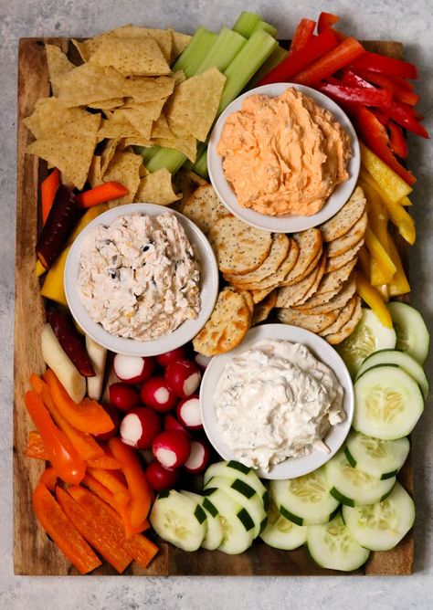 This simple yet elegant appetizer platter is perfect for your next casual party thanks to the NEW PHILADELPHIA Dips now available at Price Chopper. Finger Sandwich, Snack Boards, Meat Board, Appetizer Platter, Food Boards, Party Platter, Elegant Appetizers, Appetizer Platters, Appetizer Ideas