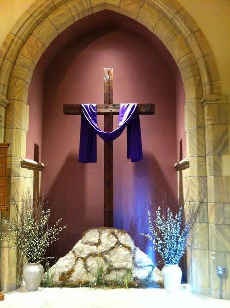 Easter Cross in St James CT Lent Decorations For Church, Jesus Has Risen, Altar Flowers, Church Flower Arrangements, Easter Images, Palm Sunday, Easter Cross, He Is Risen, Easter Time