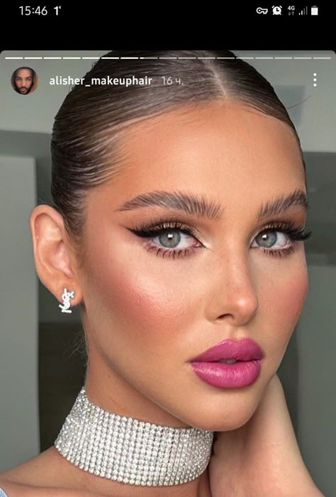 Makeup For Fushia Outfit, Make Up For Fuschia Dress, Fushia Lipstick Makeup, Makeup Look For Hot Pink Dress, Fuscia Lips Makeup, Bold Pink Lip Makeup, Dark Pink Dress Makeup, Makeup On Pink Dress, Fuschia Makeup Looks