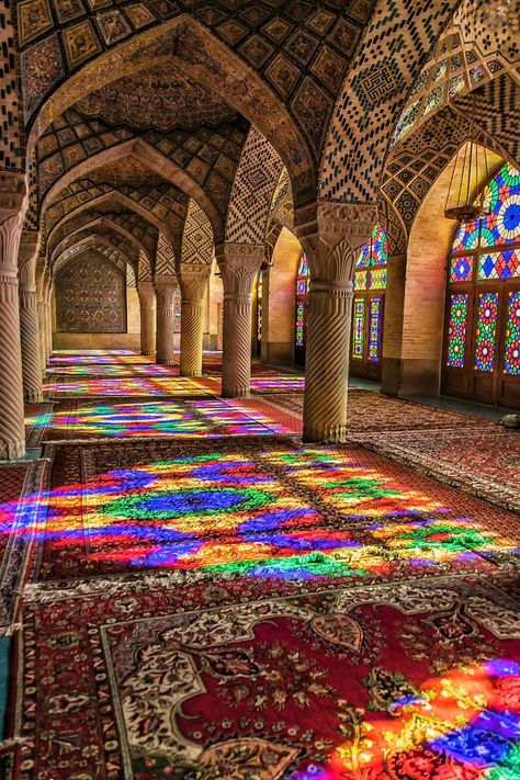 Pink Mosque, Iran Tourism, Shiraz Iran, Iran Culture, Iran Pictures, Iranian Architecture, Persian Architecture, Mosque Art, Iran Travel