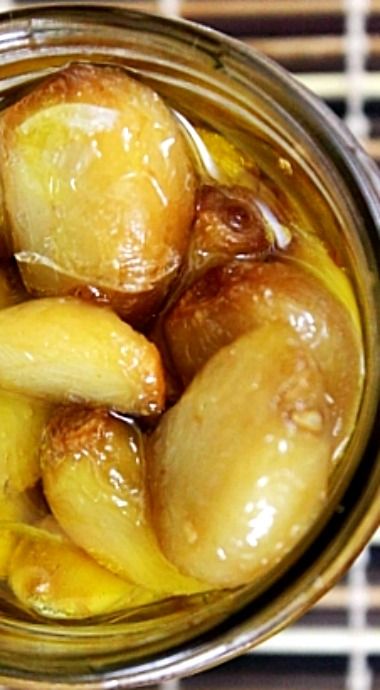 Garlic Preserved In Olive Oil, Garlic In Olive Oil Preserving, Canning Roasted Garlic, Preserve Garlic In Olive Oil, Garlic In Oil Preserving, Roasted Garlic In Olive Oil, Preserving Garlic In Olive Oil, Garlic Compote, Preserving Garlic