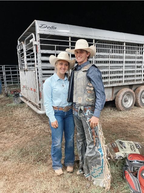 Rodeo Couples Goals, Rodeo Couples, Country Couple Photos, Western Couples, Country Best Friends, Country Couple Pictures, Country Relationship Goals, Country Couple, Country Relationships