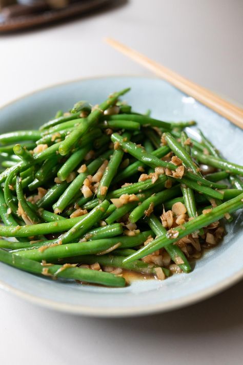 Chinese Garlic Green Beans, Hawaii Snacks, Green Bean Stir Fry, Soy Sauce Green Beans, Bean Stir Fry, Hawaii Recipes, Chinese Garlic, Easy Green Beans, Ginger Green Beans