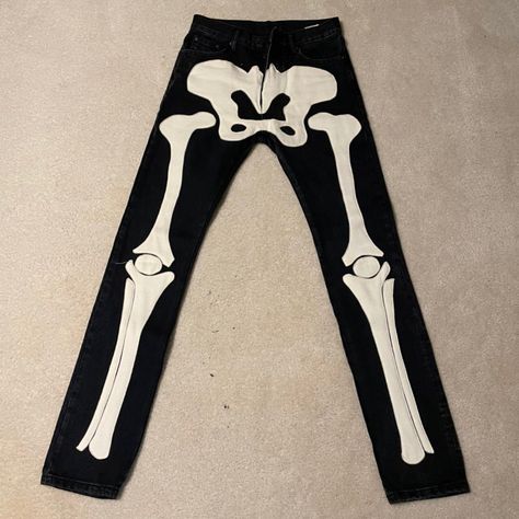 Bleach Bones Pants, Skeleton Legs Pants, Custom Black Jeans, Art On Pants, Skeleton Jeans, Skeleton Pants, Skeleton Clothes, Custom Jeans Diy, Fashion Collection Inspiration