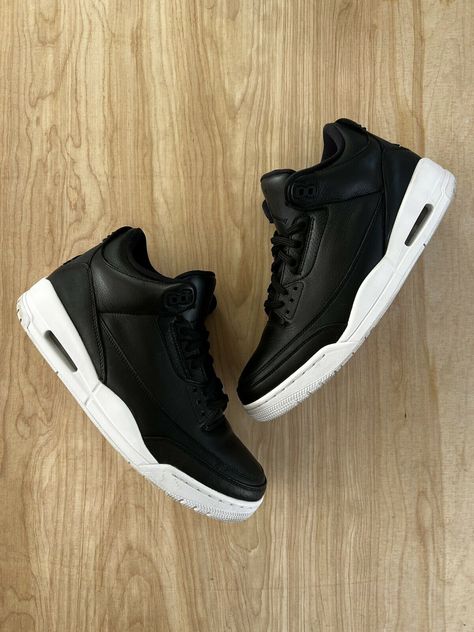 Air Jordan 3 Retro Cyber Monday - 136064-020 - Size 11 Get a price at https://copapair.com/air-jordan-3-retro-cyber-monday-136064-020-size-11/ Jordan Retro 3, Retro 3, Jordan 3 Retro, Tenis Nike, Air Jordan 3 Retro, Air Jordan 3, Air Jordans Retro, New Sneakers, Jordan 3