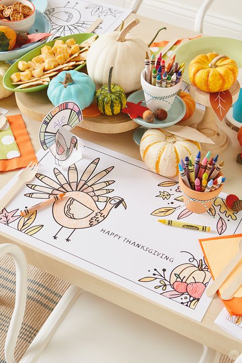 Thanksgiving Table Games, Thanksgiving Table Crafts, Thanksgiving Table Settings Elegant, Thanksgiving Table Settings Diy, Thanksgiving Table Settings Simple, Simple Thanksgiving Table, Thanksgiving Kids Table, Place Settings Thanksgiving, November Thanksgiving