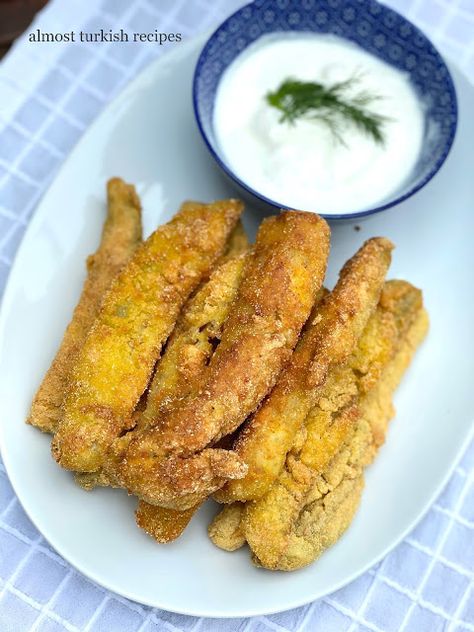 Almost Turkish Recipes: Fried Eggplant or Eggplant as Fake Fish (Patlıcan Balığı) Fried Eggplant Recipes, Vegan Fish And Chips, Eggplant Fries, Turkish Eggs, Eggplant Recipes Easy, Fried Eggplant, Egg Plant, Vegan Fish, Eggplant Dishes