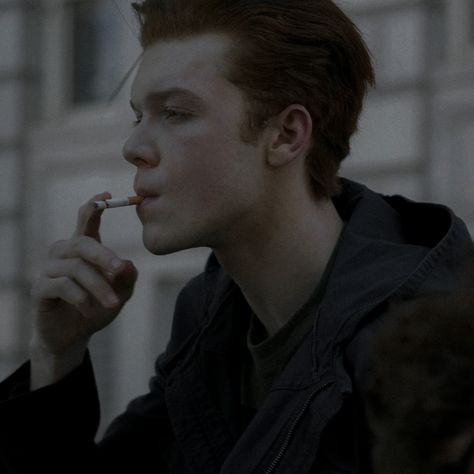 Ian Gallagher Icon, Ian Gallagher, White