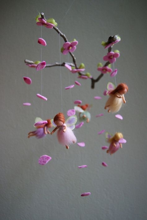 Sweet Mobile Hanging, Waldorf Crafts, Felt Fairy, Felt Mobile, Fairy Crafts, Diy Fairy, Flower Fairies, Waldorf Inspired, Fairy Dolls