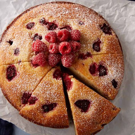 Raspberry Ricotta Cake, Raspberry Ricotta, Super Moist Cake, Raspberry Cake Recipes, Cream Cheese Coffee Cake, Streusel Coffee Cake, Ricotta Cake, Raspberry Recipes, Moist Cake