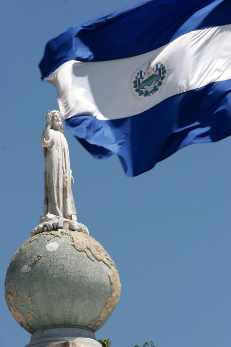 El Salvador Flag Aesthetic, El Salvador Aesthetic Wallpaper, El Salvador Wallpaper, Salvadorian Flag, Salvadoran Culture, El Salvador Aesthetic, Salvador Culture, El Salvador Art, El Salvador Culture