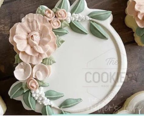 Boho Safari, Wedding Shower Cookies, Flower Sugar Cookies, Yummy Sugar Cookies, Bridal Shower Cookies, Iced Sugar Cookies, Plaque Cookies, Spring Cookies, Sugar Cookie Designs