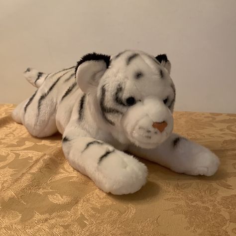 Animal Alley White Tiger Plush Tiger Plushie, Tiger Plush, White Tiger, Closet Designs, Plush Animals, A Face, Stuffed Animals, White Vintage, Pet Toys