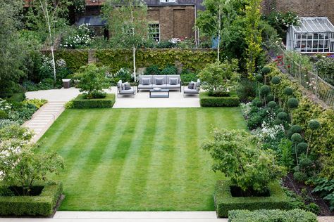 Square Backyard, Garden Design Ideas Uk, Garden Ideas Uk, Formal Garden Design, Terrace Garden Design, Interior Luxury, Formal Garden, Modern Garden Design, Contemporary Garden