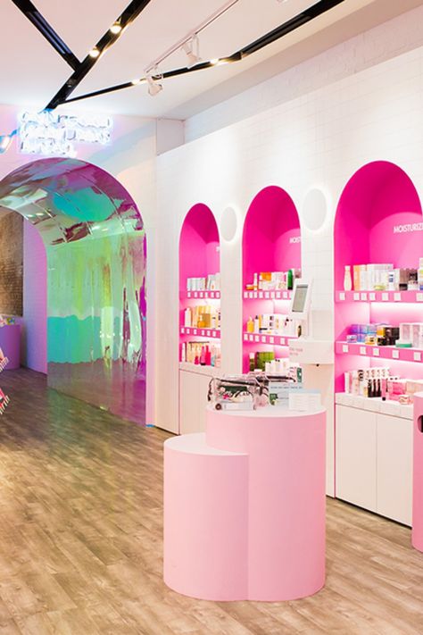 Bright Store Interior, Store Pop Up, Makeup Pop Up Shop, Beauty Pop Up, Pop Up Store Ideas, Beauty Pop Up Store, Pop Up Store Concept, Pop Up Store Design Ideas, Pop Up Shop Design