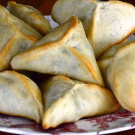 The Secret to Perfect Fatayar Dough - Rose Water & Orange Blossoms Fatayer Recipe, Lebanese Meat Pies, Spinach Pie, Meat Pies, Orange Blossoms, Lebanese Recipes, Savory Pie, Meat Pie, Food Test