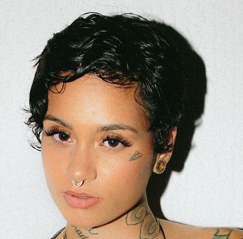 Kehlani Short Hair, Miami Photoshoot, Finger Waves Short Hair, Curly Pixie Hairstyles, Waves Hairstyle, Kehlani, Hair Crush, Short Hair Styles Pixie, Prom Hairstyles