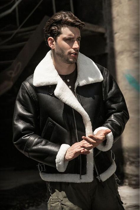 Shearling Leather Jacket, Metrosexual Men Fashion, Leather Jeans Men, Adventurous Men, Faux Leather Jacket Men, Mens Outdoor Jackets, Sheepskin Jacket, Leather Jeans, Real Leather Jacket