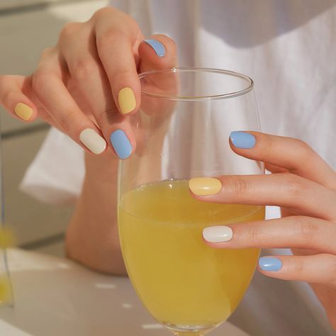 Sunny Nails Design, Easter Nails Designs, Trendy Summer Nails, Multicolored Nails, Yellow Nails Design, Baby Blue Nails, Cute Spring Nails, Cute Gel Nails, Shellac Nails