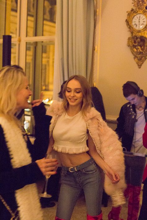 Lily-Rose Depp à la soirée Vogue & Chanel au Ritz à Paris Lily Depp, Lily Rose Depp Style, Chanel Party, Vanessa Paradis, Lily Rose Depp, Lily Rose, French Girl, Vogue Paris, Johnny Depp