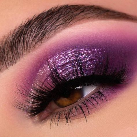 Purple Cut Crease, Quince Makeup, Purple Eyeshadow Looks, Disco Makeup, Quinceanera Makeup, Purple Makeup Looks, Festival Make Up, Purple Smokey Eye, Eye Makeup Images