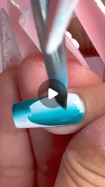 Reverse Ombre Nails, Nails Design Tutorial, Nails Short White, Ombre Nails Design, Acrylic Na, Ombre Nails Tutorial, Reverse Ombre, Miami Nails, White And Silver Nails