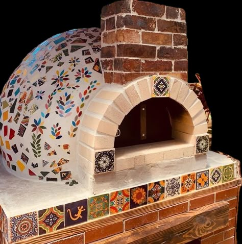 Grill Fire Pit, Kleiner Pool Design, Hacienda Style Homes, Mexico House, Outdoor Pizza Oven, Backyard Kitchen, Outdoor Pizza, Mexican Home, Spanish Style Homes