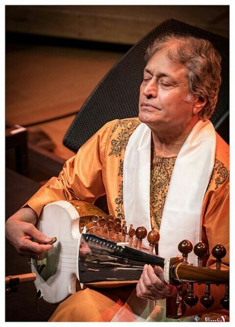 Mastero of Sarod. . Ustad Amjad Ali Khan. ... Amjad Ali Khan, Amjad Khan, Indian Instruments, Hindustani Classical Music, Carnatic Music, Playing An Instrument, Vintage Celebrities, India History, Indian Musical Instruments