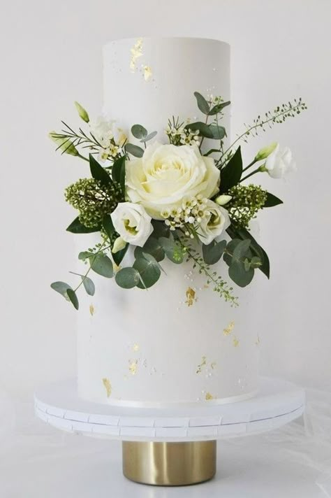 Latest Cake Designs, White Rose Wedding Cake, Rose Wedding Cake, 2 Tier Wedding Cakes, White Rose Wedding, Wedding Cake Images, Single Tier Cake, Cake Image, Wedding Cake Roses