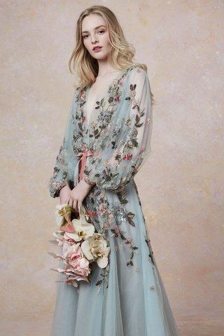 Marchesa Resort 2019 New York Collection - Vogue Baju Kahwin, Trendy Wedding Dresses, Lace Wedding Dress Vintage, فستان سهرة, Moda Vintage, Marchesa, Gorgeous Gowns, Mode Inspiration, Wedding Dresses Vintage