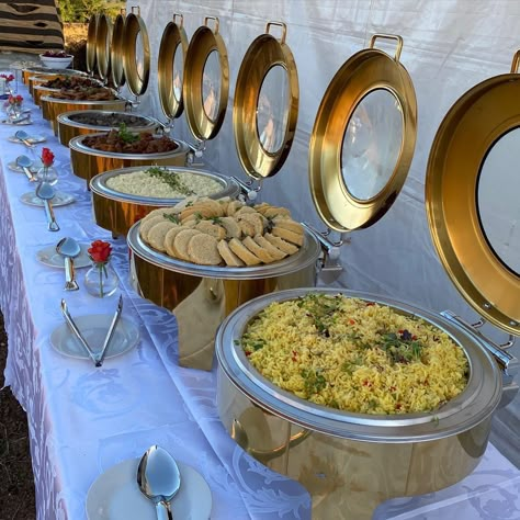 Assiette Design, Wedding Buffet Food, Lake House Food, Food Set Up, Catering Food Displays, Catering Buffet, Lake House Food Ideas, Catering Display, Lake Food Ideas Summer