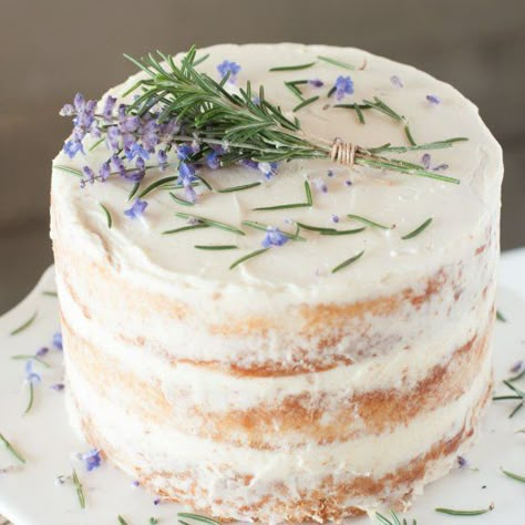 Rosemary Lavender Cake Lavender Dessert Recipes, Rosemary Cake, Lavender Dessert, Lavender Cake, Lavender Recipes, Rosemary Lavender, Lavender Rosemary, Slow Cooker Desserts, Food Cakes