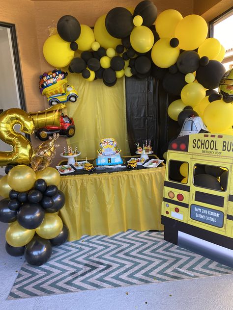 Wheels on the bus birthday party, school bus birthday party Party Bus Themes, School Bus Decorations, Bus Birthday Party Ideas, School Bus Birthday Party, School Bus Birthday, Bus Birthday Party, Party Bus Birthday, School Bus Party, Bus Party