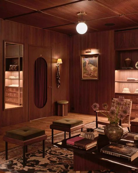 Aimé Leon Dore's NYC Flagship Store Is Clubhouse Culture Mid Century Light, Moody Interiors, Gentlemens Club, Casa Vintage, Aime Leon Dore, Green Curtains, Design Del Prodotto, Vintage Room, City Design