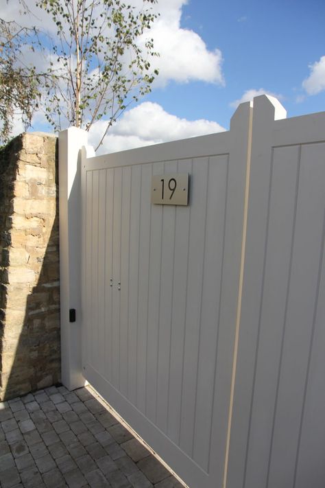 The Bield - Hendy Curzon Gardens White Gate, Wooden Gate Designs, Country Front Door, Front Door Patio, Wood Gates, Wooden Garden Gate, Sliding Gates, Townhouse Garden, Gates Design