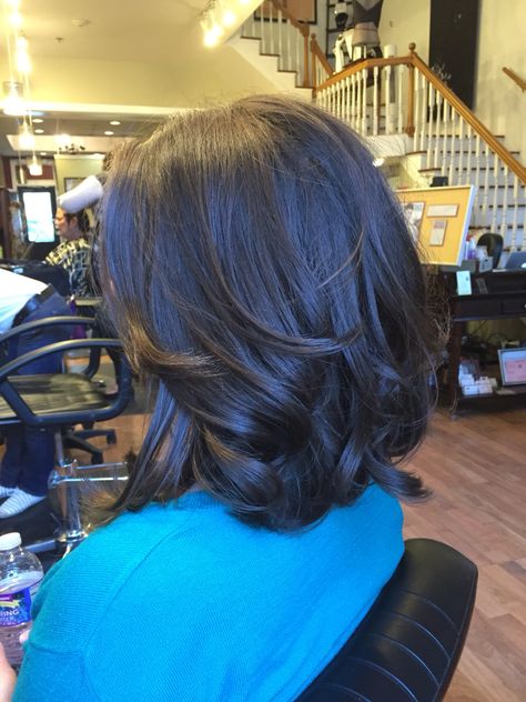 Short Blown Out Hair, Short Hair Blow Dry, Blow Dry Short Hair, Mid Length Bouncy Blow Dry, Lob Blowout, How To Blow Out Medium Length Hair Round Brush, Roundbrush Blowout Hairstyles, Round Brush Blowout Short Hair, Blowout Hair Short Shoulder Length