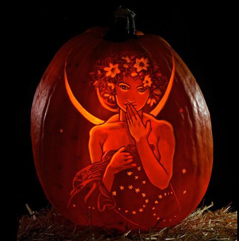 Pumpkin Carver, Pumkin Carving, Creative Pumpkin Carving, Pumpkin Carvings Stencils, Halloween Pumpkins Carvings, Pumpkin Art, Design Innovation, Halloween Make, Pumpkin Design