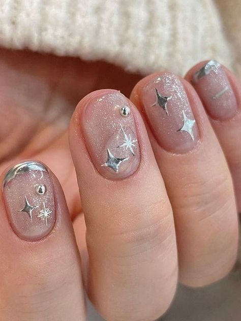 Chrome Nails Glitter, Silver Chrome Nails, Nails With Stars, Star Nail Designs, Nye Nails, Silver Nail Designs, Silver Nail Art, Chrome Nails Designs, Hello Nails