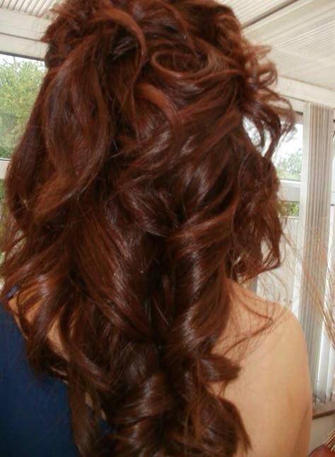 Autumn Hair Colours, Hairstyles On Natural Hair, Dark Ginger Hair, Best Hairstyles For Women, Hairstyles Girl, Red Hair Inspo, Autumn Hair, Brown Hair Inspo, Ginger Hair Color