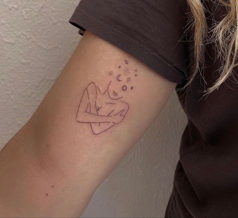 Self Hug Tattoo Minimalist, Mery 38 Lineart, Daydreamer Tattoo, Tattoo Elbow, Illusion Tattoo, Optical Illusion Tattoos, Illusion Tattoos, Artsy Tattoos, Optical Illusion Tattoo