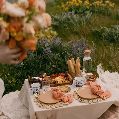 Elopement wedding picnic in fields of wildflowers. Picnic Elopement, Elopement Picnic, Elopement Reception, Bride Attire, Private Wedding, Picnic Wedding, Columbia River Gorge, Columbia River, Elopement Inspiration