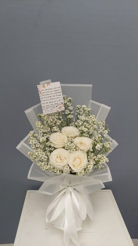 Bucket bunga rose putih #fresh flower #from engangement #bucket #bunga #lamaran Wedding Gift Bouquet, Bucket Aesthetic Flower, Flower Bucket Ideas, Bucket Flowers Aesthetic, Flower Bucket Aesthetic, Flower Bucket Bouquets, Engagement Flowers Bouquet, Bucket Graduation, Buket Aesthetic