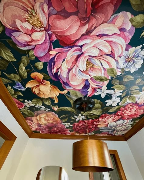 Bold Floral Print Wallpaper on Ceiling Floral Print Wallpaper, Floral Wallpaper Bedroom, Flower Ceiling, Ceiling Wallpaper, Ceiling Murals, Ceiling Art, Dining Room Ceiling, Dining Room Wallpaper, Wallpaper Ceiling