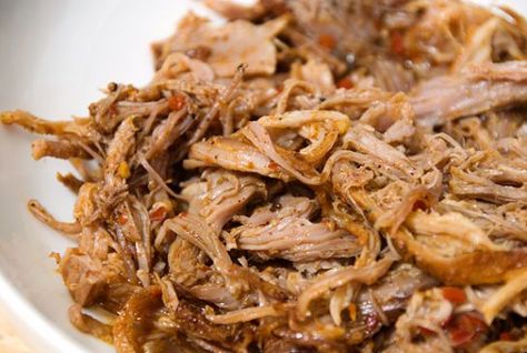 Carolina Slow Cooker Pulled Pork Pulled Pork Finishing Sauce, Kalua Pig Recipe, Carolina Style Pulled Pork, Pulled Pork Crock, Pork Sandwich Recipes, Carolina Pulled Pork, Barbecue Pulled Pork, Kalua Pork, Pulled Pork Recipe