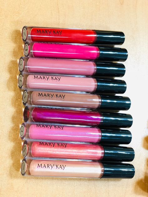 Lip gloss Mary Kay Unlimited Mary Kay Flyers, Mary Kay Lip Gloss, Kosmetyki Mary Kay, Mary Kay Christmas, Mary Kay Party, Imagenes Mary Kay, Mary Kay Skin Care, Mary Kay Consultant, Mary Kay Cosmetics