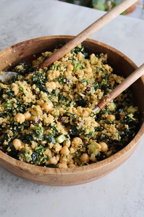 Chickpea Date Quinoa Salad - Something Nutritious Mediterranean Chickpea Quinoa Salad, Salad Recipes Chickpeas, Quinoa Side Dish Recipes, Quinoa Kale Salad Recipes, Veg Salads, Chickpea Quinoa Salad, Nourishing Dinner, Flavored Chickpeas, Seasoned Chicken Breast