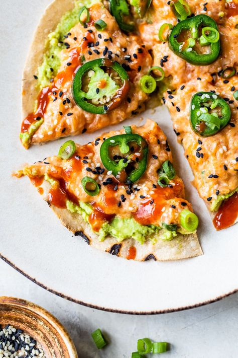 Spicy Salmon Sushi, Sushi Pizza, Salmon Pizza, Sauce For Salmon, Salmon Sashimi, 2024 Recipes, Salmon Sushi, Salmon Avocado, Healthy Salmon