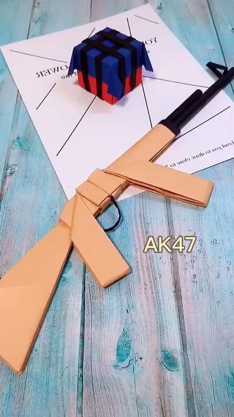 Creative Paper Crafts for Kids: Fun and Educational Hadiah Diy, Tutorial Origami, Kraf Kertas, Paper Craft Videos, Instruções Origami, Cool Paper Crafts, Easy Paper Crafts Diy, Seni Dan Kraf, Paper Craft Diy Projects