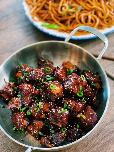 Sweet and Sour Garlic Short Ribs (One-Pot Dinner) - Tiffy Cooks Pork Short Ribs, Spicy Chicken Noodles, Tiffy Cooks, Short Ribs Recipe, Chinese Cooking Wine, Taiwanese Food, Easy Asian Recipes, One Pot Dinner, Sauteed Vegetables