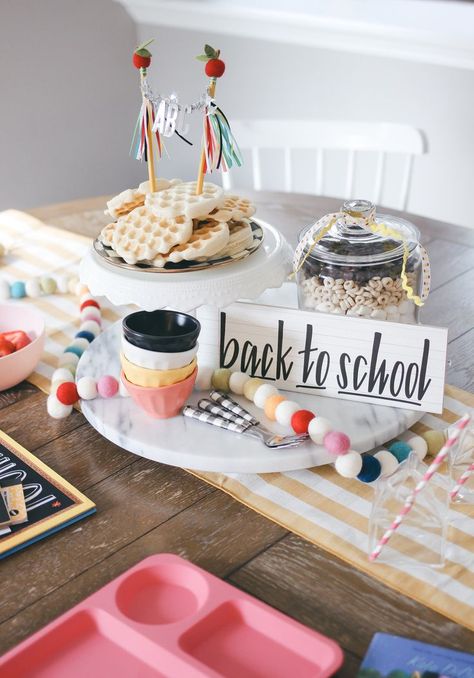 First Day Of School Breakfast, Teacher Party, Back To School Breakfast, School Breakfast, Breakfast For Dinner, New School Year, New School, Back To School Gifts, School Gifts